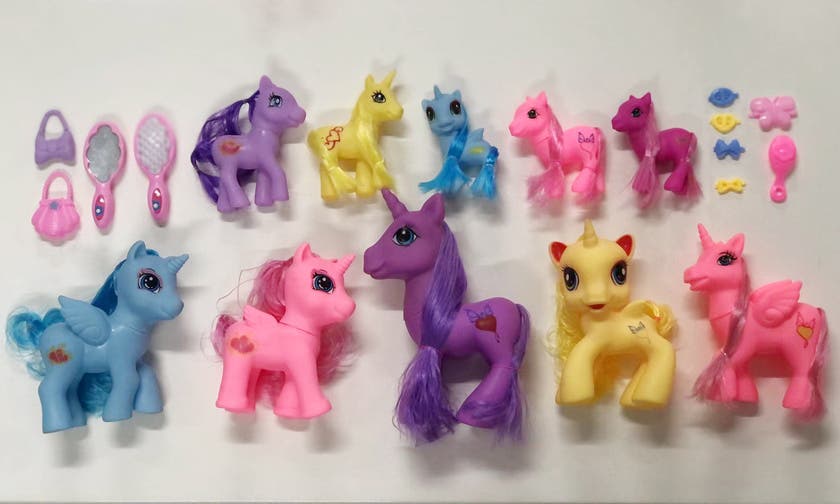 Fantasihester 10 stk med tilbehør