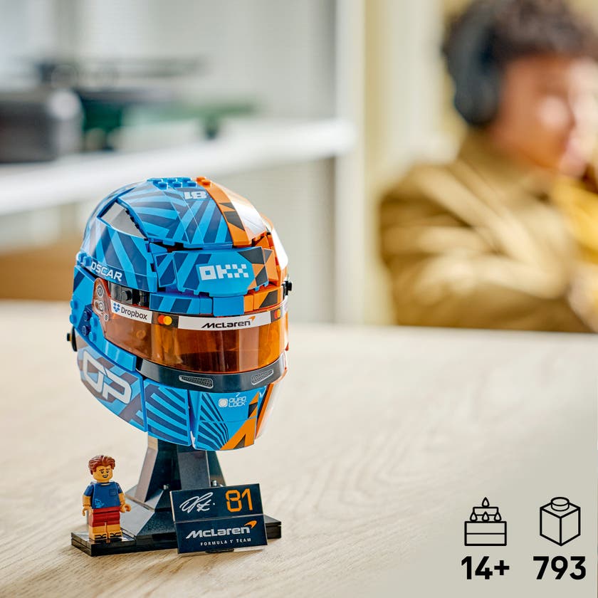 LEGO® Editions McLaren Mastercard F1® Team Oscar Piastri hjelm. F1®-merch. Utstillingssett – 43017