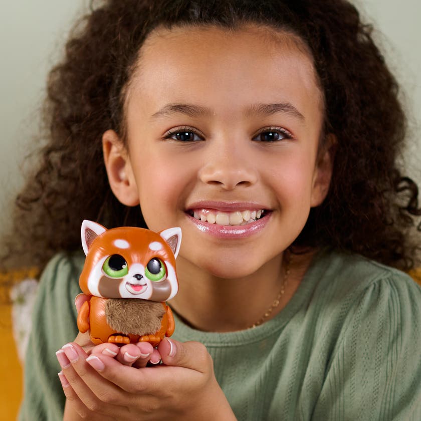 FurReal Handfuls - Red Panda