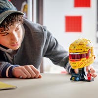 LEGO® Editions Scuderia Ferrari HP Lewis Hamilton hjelm 43022