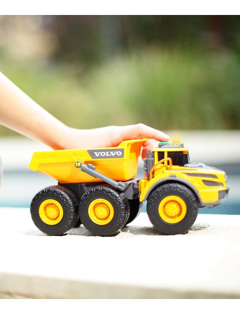 Dickie Toys Volvo Dumper 23 cm med lys og lyd