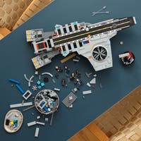 LEGO® ǀ Marvel S.H.I.E.L.D. helicarrier. Byggesett 76354