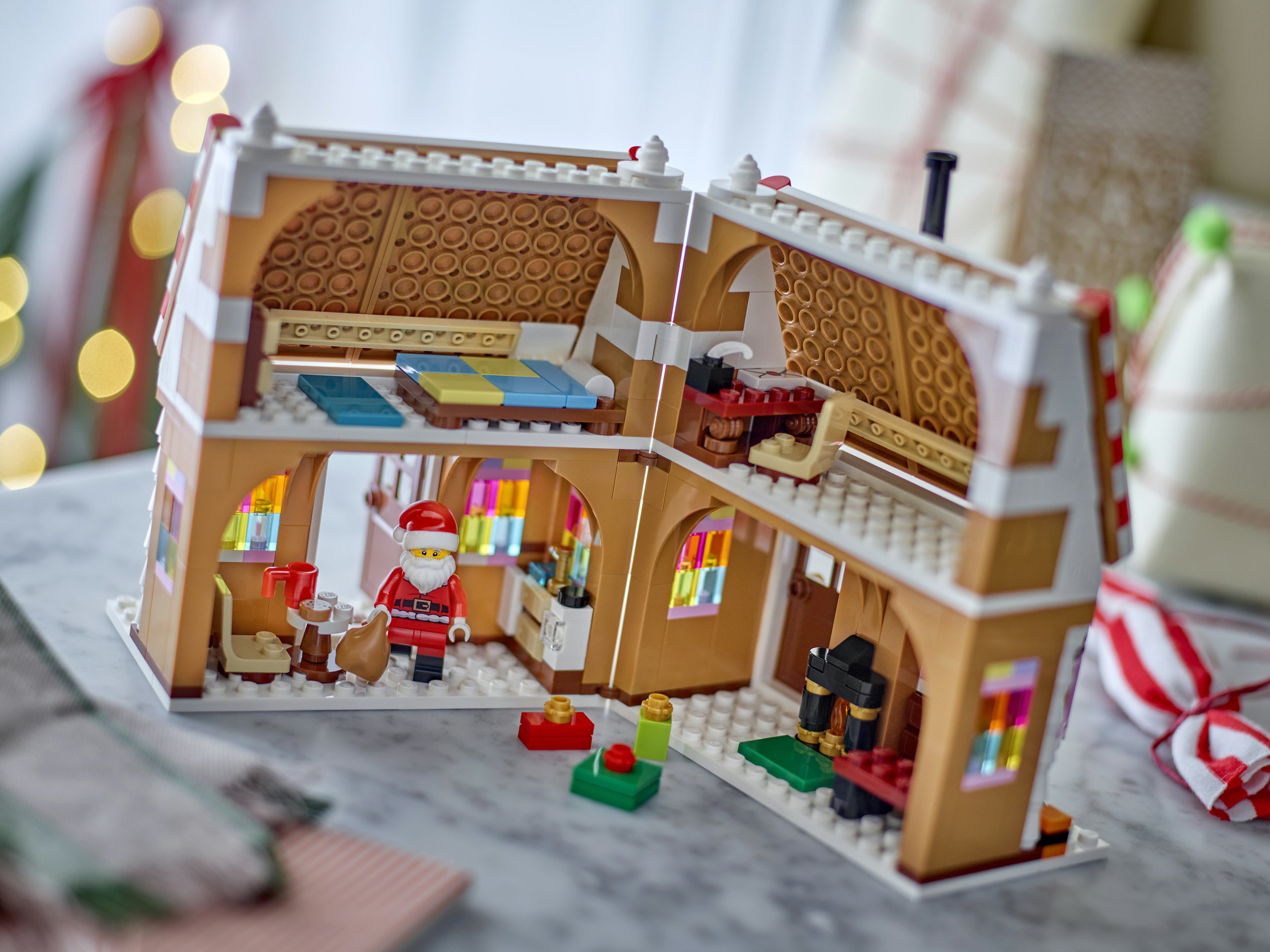 LEGO® Iconic Julepepperkakshus 40809