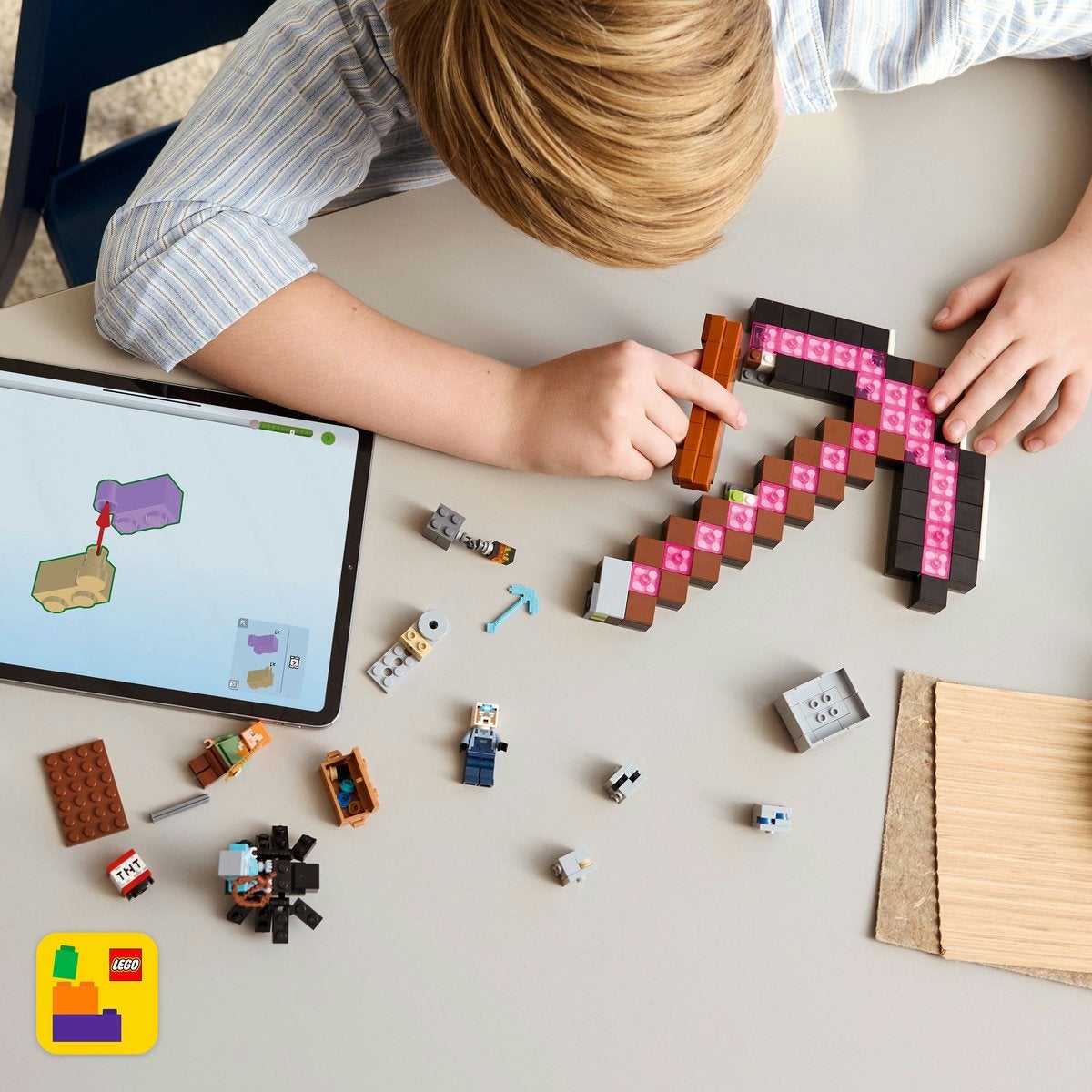 LEGO Minecraft 21277, Spesialhackerminen