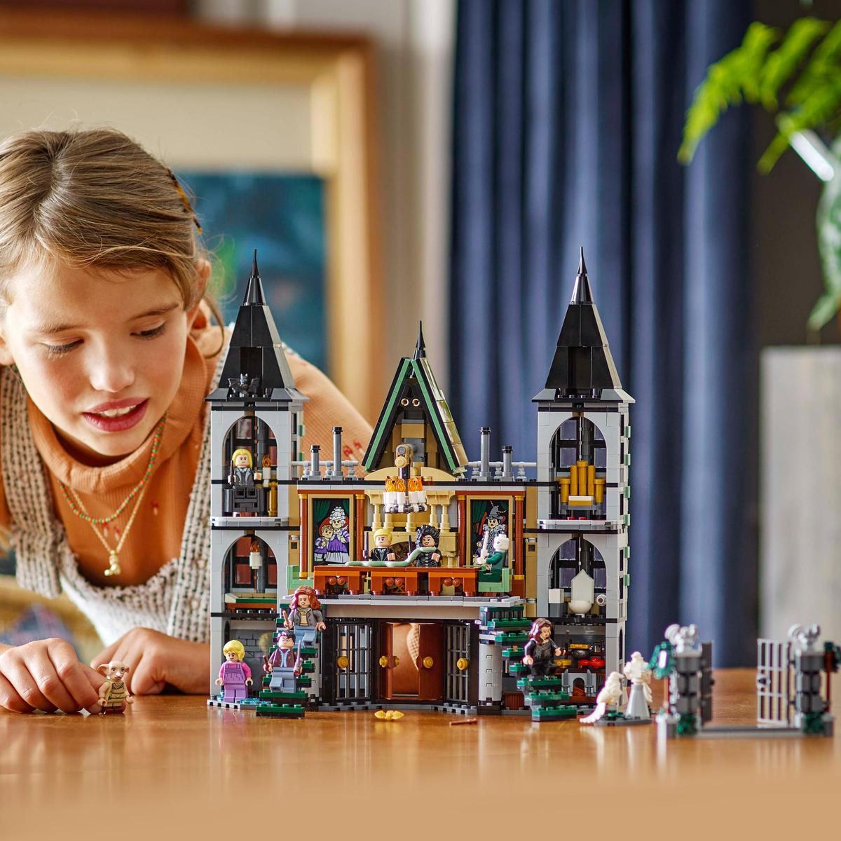 LEGO Harry Potter TM 76453, Malfoys herregård