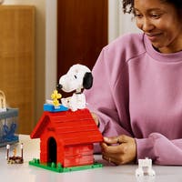 LEGO® Ideas Knøttene: Snoopys hundehus 21368