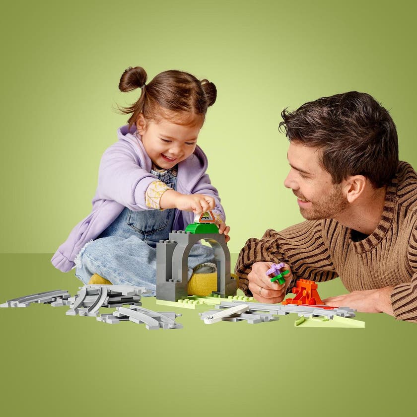 LEGO DUPLO Town 10425, Togtunnel og skinner – Ekspansjonsett