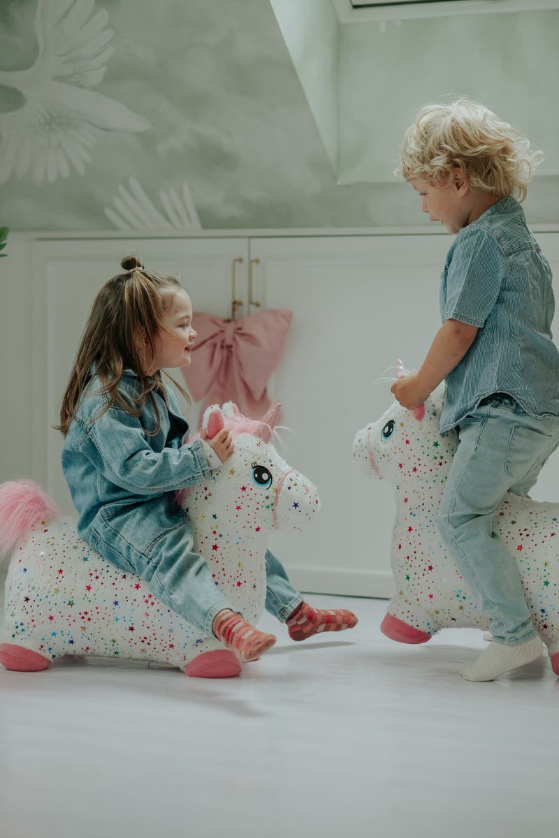 KREA Hop and Bounce Enhjørning med rosa hår