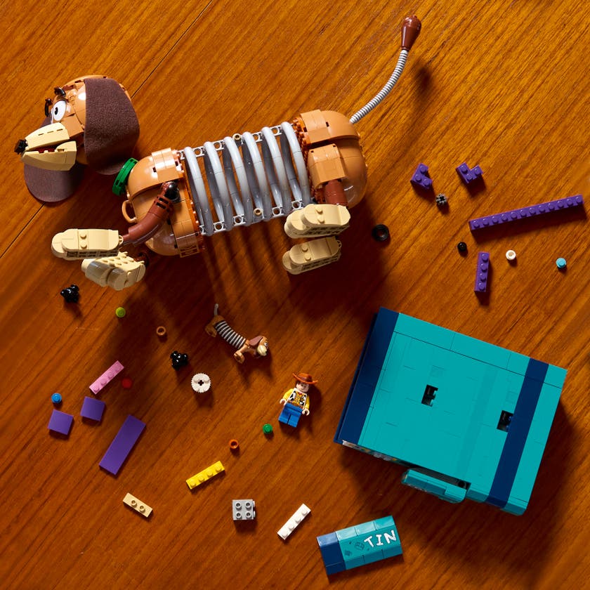 LEGO® ǀ Disney og Pixar Bokstøtter av Slinky Dog fra Toy Story 43301