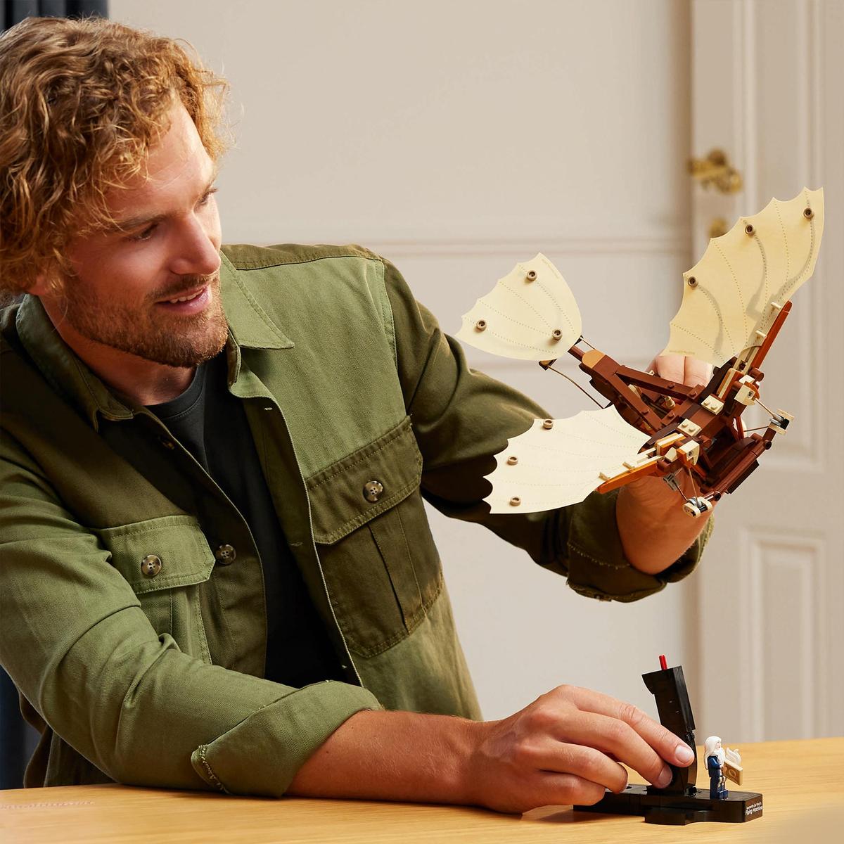 LEGO Icons 10363, Leonardo da Vincis flygemaskin