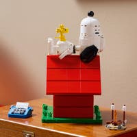LEGO® Ideas Knøttene: Snoopys hundehus 21368