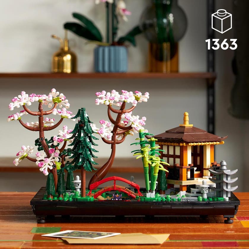 LEGO Icons 10315, Fredfull hage