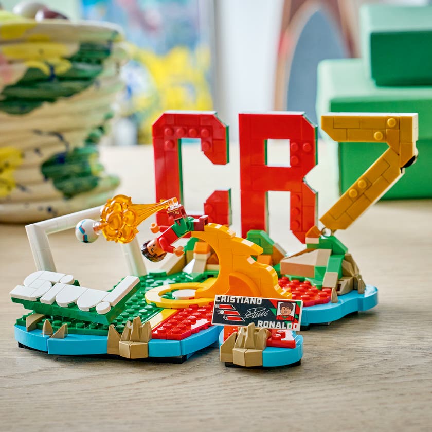 LEGO® Editions Cristiano Ronaldo – fotball-høydepunkter 43012