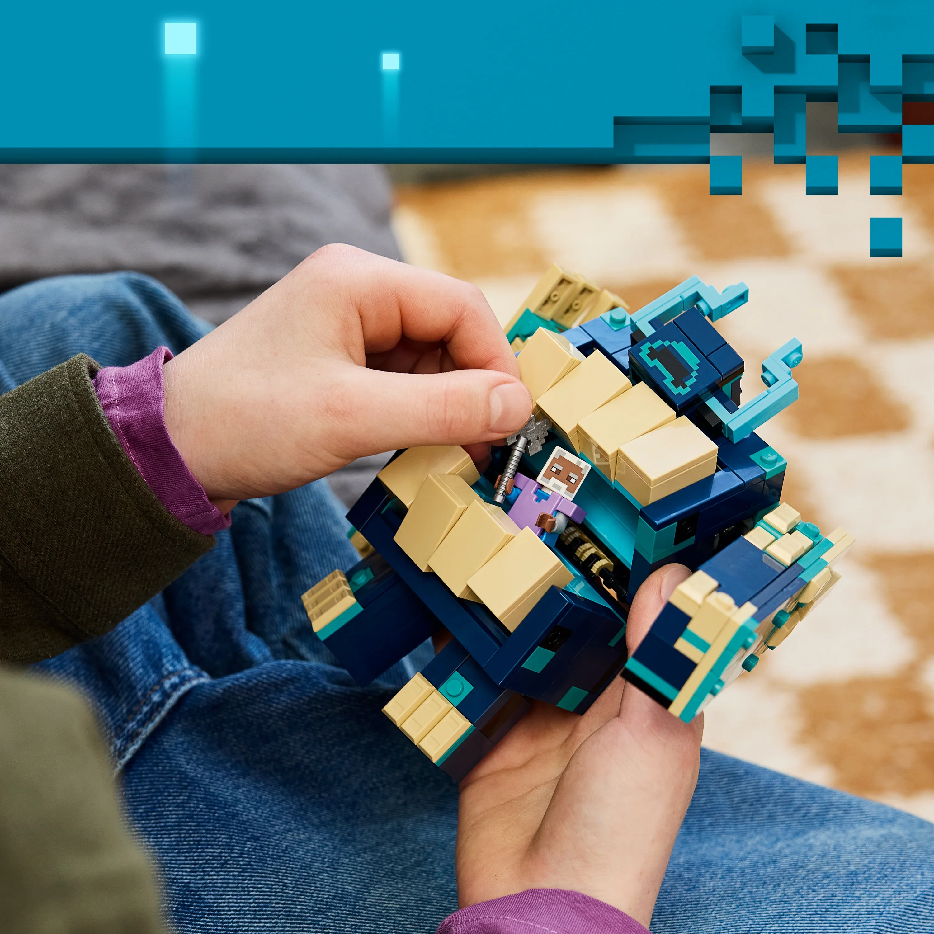 LEGO® Minecraft 21591, Kampen mot den forvrengte vokteren