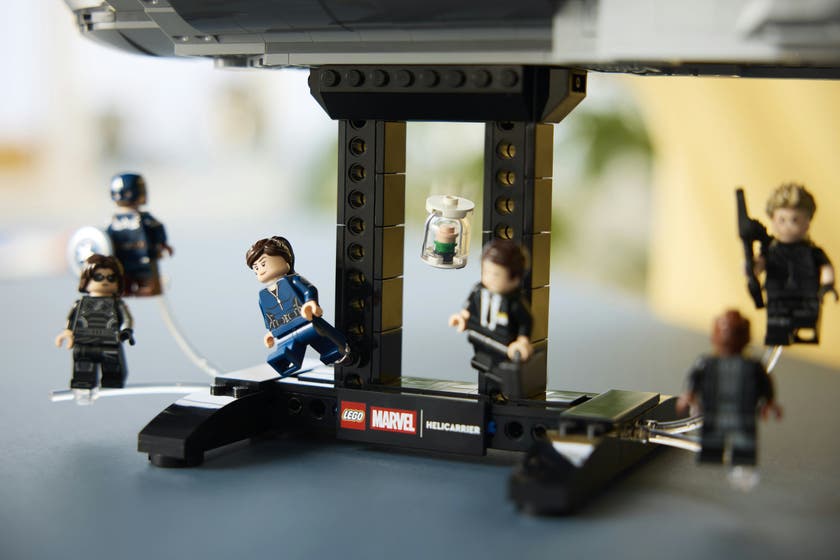 LEGO® ǀ Marvel S.H.I.E.L.D. helicarrier. Byggesett 76354