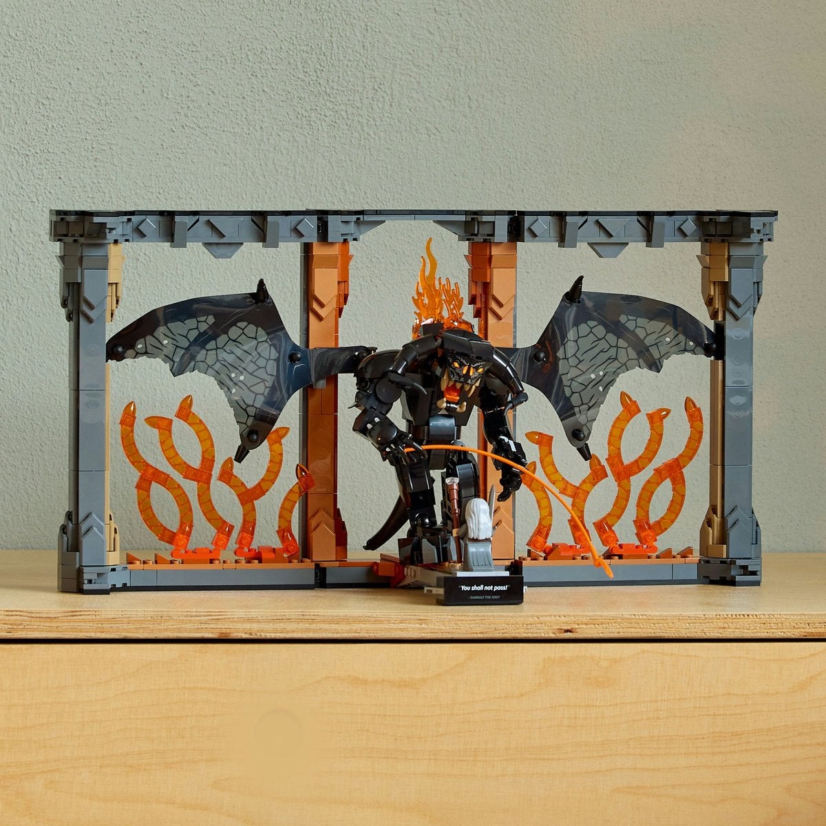 LEGO Icons 10367, Ringenes Herre: Bokstøtte med Balrog