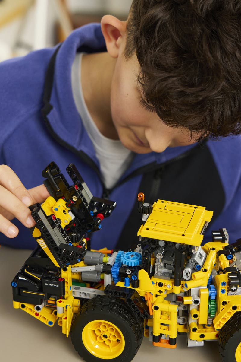 LEGO Technic 42209, Volvo L120 elektrisk hjullaster
