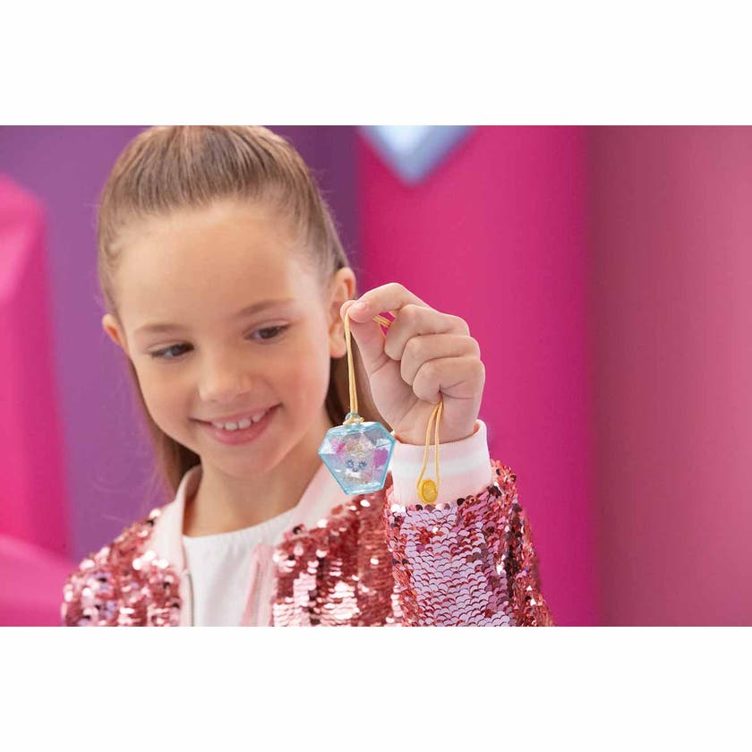 Pinky Promise, Diamond Palace Lekesett