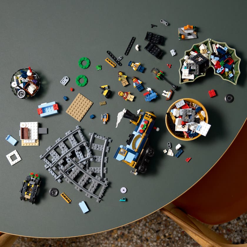 LEGO® Icons Juleekspressen. Byggbart tog for voksne 10361
