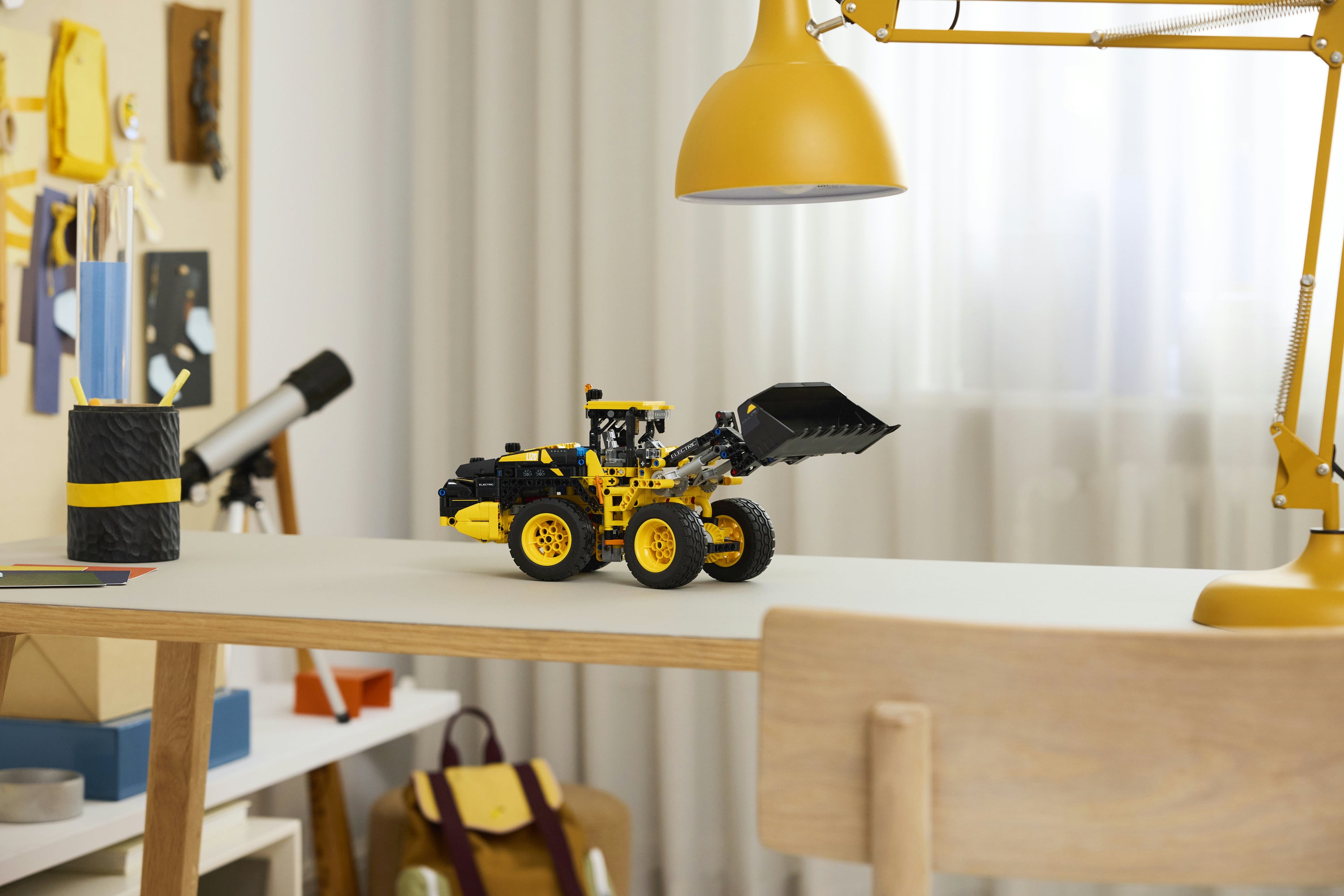 LEGO Technic 42209, Volvo L120 elektrisk hjullaster