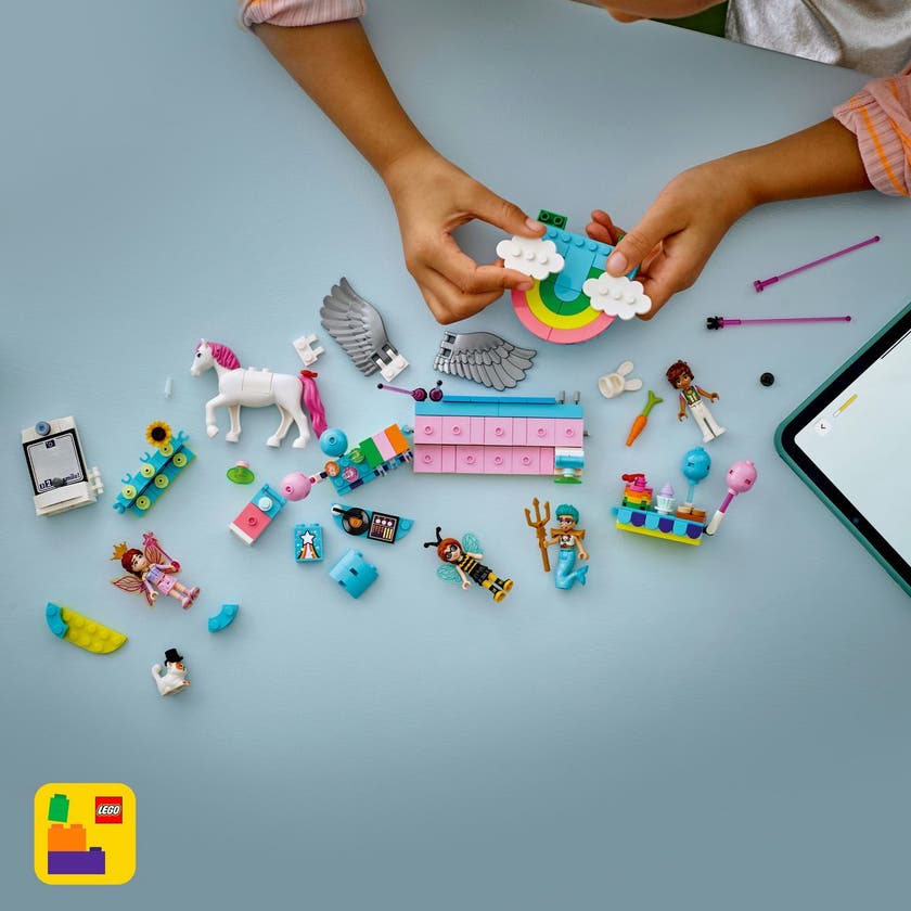 LEGO Friends 42661, Maskerade med enhjørning og alv