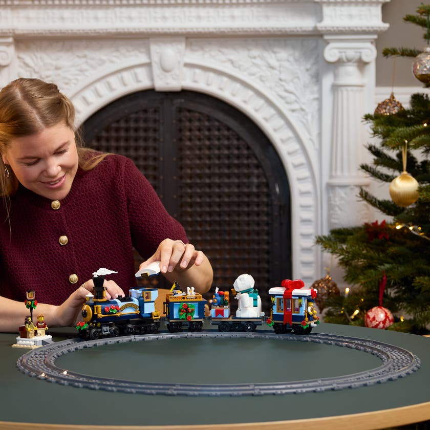 LEGO® Icons Juleekspressen. Byggbart tog for voksne 10361