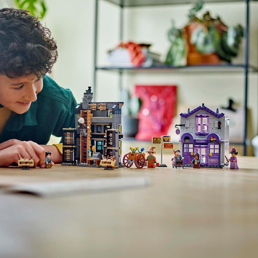 LEGO Harry Potter 76439, Ollivanders & Madam Malkins klær