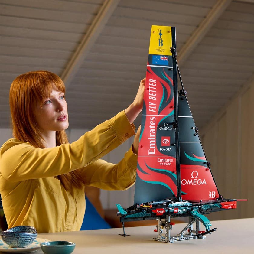 LEGO Technic 42174, Emirates Team New Zealand AC75 yacht