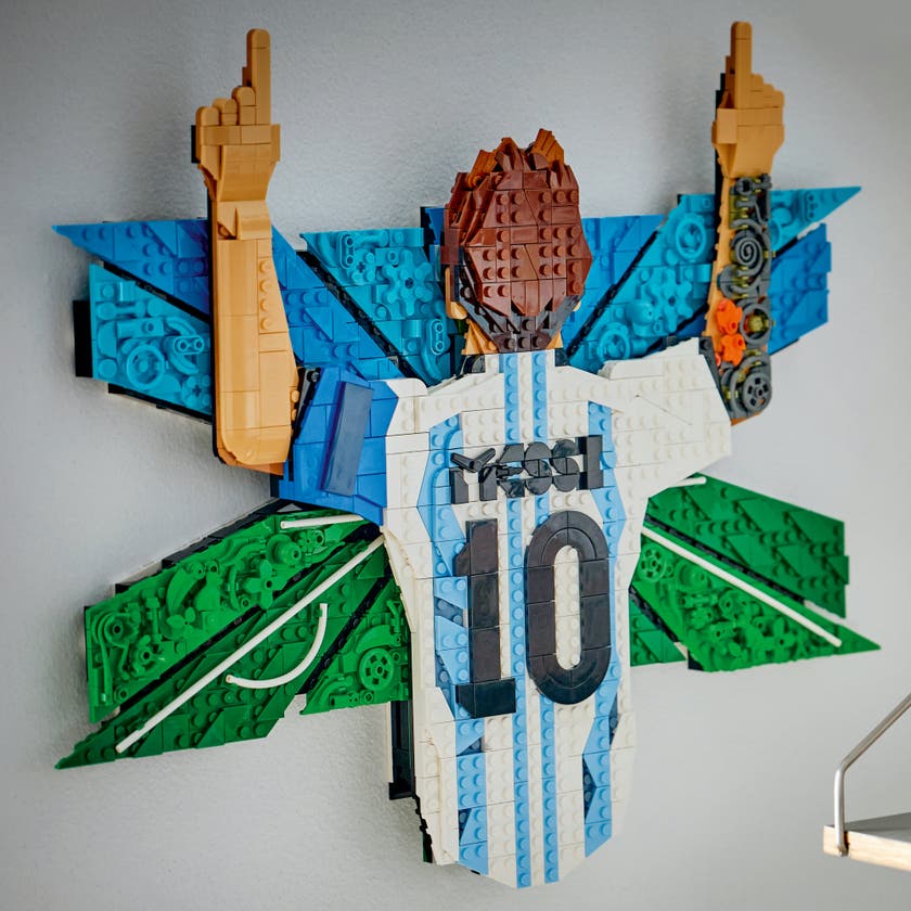 LEGO® Editions Lionel Messi feirer seieren. Byggesett 43018