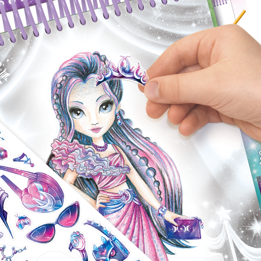 Nebulous Stars Modedesignbok Astral Bal